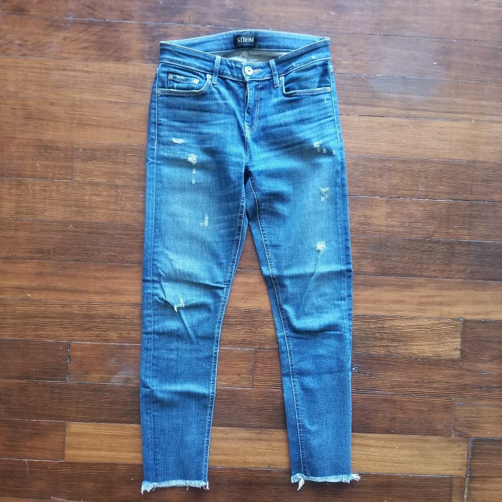 STROM mid rise, skinny, size 26